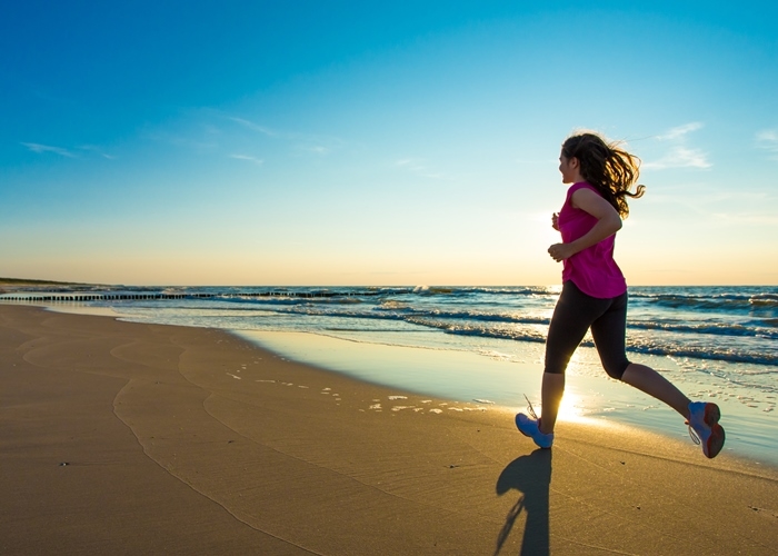 Consejos para iniciarte como corredor por la arena de la playa