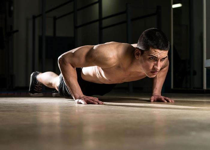 como hacer flexiones correctamente hombres