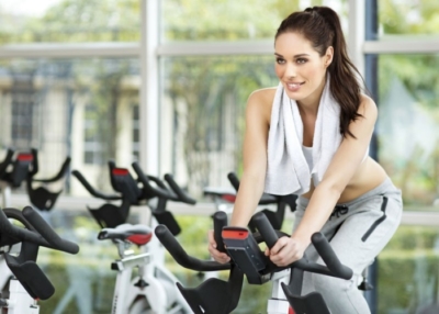Abrir y cerrar las piernas que musculos intervienen