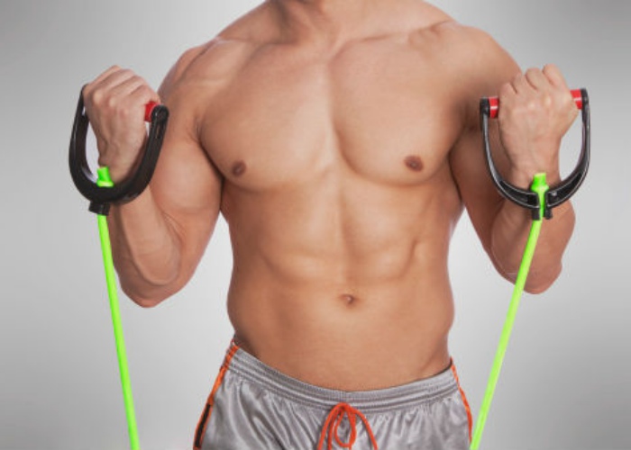Ejercicios para cerrar pectorales en casa